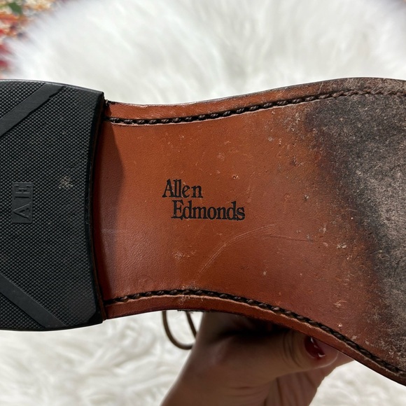 Allen Edmonds RARE Blue Wingtip - Picture 5 of 6